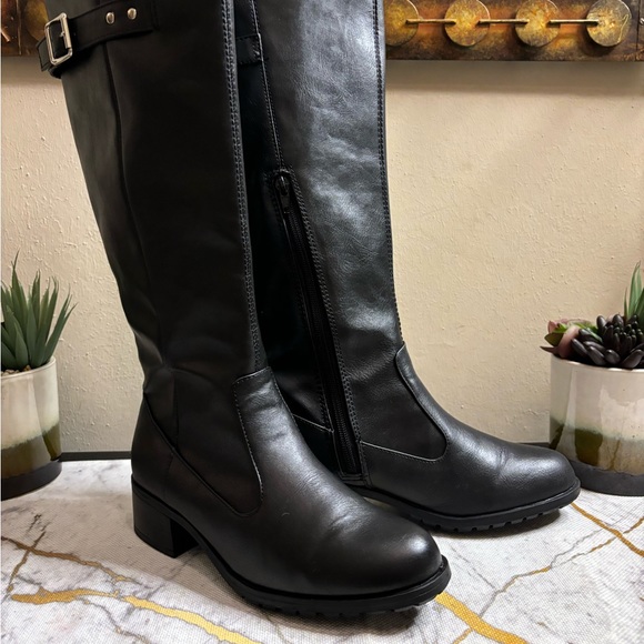 Rampage black boots with inside half zipper; nice and comfortable; very pretty - Picture 11 of 14